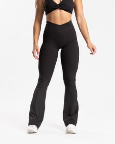 If you’re a Sierra girly, these are the flares of your dreams! Made from our best-selling Sierra fabric, buttery soft to the touch, with all the same booty-boosting details as our iconic Sierra Leggings. The leg shape flares out at the perfect spot for a super flattering fit that’s wearable for everything from working out to going out. Bra Top Dress, Flare Legging, Sport Bra Top, Pregnancy Gifts, Black Sports Bra, Long Sleeves Jacket, Sport Shorts, Bra Tops, Black Leggings