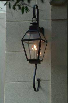 a light that is on the side of a building