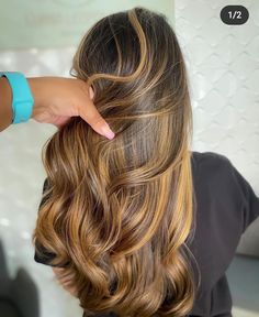 Money Pieces Balayage, Hairstyles For Red Carpet, Swept Hairstyles, Easy Straight Hairstyles, Balayage Hair Caramel, Side Swept Hairstyles, Cabello Hair, Brunette Hair With Highlights, Hair Due