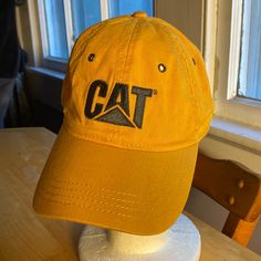 Cat Baseball Style Hat Like New Yellow Casual Cat Design Hat, One Size Fits Most, Casual Cap With Cat Design, Casual Cat Design Cap, Yellow Casual Baseball Cap With Short Brim, Casual Yellow Baseball Cap, Hunting Hat, Running Hats, Vintage Sportswear, Visor Cap