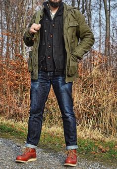 Winter Rugged Outfits Men, Moctoeboots Outfit Mens, Thorogood Boots Outfit, Red Wing Moc Toe Outfit, Red Wing Boots Outfit Mens Fashion, Heritage Style Men, Rustic Mens Fashion, Red Wings Boots, Rugged Mens Fashion