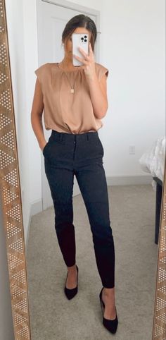 Proper Business Attire Women, Women’s Casual Business Attire, Business Casual Doctor, Business Casual Bank Work Wear, Interview Appropriate Outfits, Business Casual Outfits Simple, Casual Work Outfits Office Wear, Management Consultant Outfit, Cute Business Professional