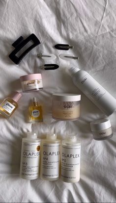 haircare aesthetic, hair, hairstyle, haircare routine, gisou, ouai, olaplex, claw clips Hair Care Olaplex, Healthy Hair Goals Aesthetic, New Hair Aesthetic, Clean Girl Hair Products, Hair Care Aesthetics, Ouai Hair Aesthetic, Clean Hair Aesthetic, Hair Care Asethic, Aesthetic Hair Routine