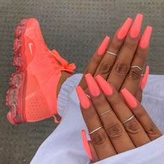 Coloured Acrylic Nails, Neon Coral Nails, Nails Guide, Bright Summer Acrylic Nails, Wine Red Nails, Neon Summer, French Pedicure, Nagellack Trends, Coral Nails