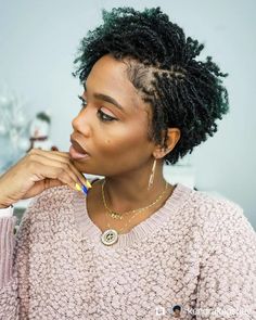 Microlocs Hairstyles, Sisterlocks Styles Updo, Lock Styles, Cabello Afro Natural, Sisterlocks Styles, Natural Hair Cuts, Natural Hair Short Cuts, Short Locs Hairstyles, Afrikaanse Mode