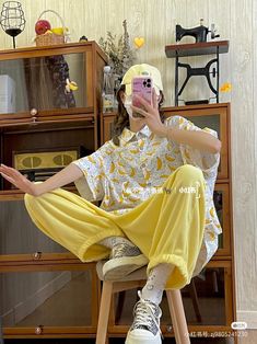 Yellow Tomboy Outfits, Bright Colors Aesthetic Outfit, Yellow Streetwear Outfit, Bright Clothes Aesthetic, Cute Orange Outfits Korean, Colorful Fashion Aesthetic, Yellow Aesthetic Outfit Korean, Yellow Harajuku Outfit, Colorful Streetwear