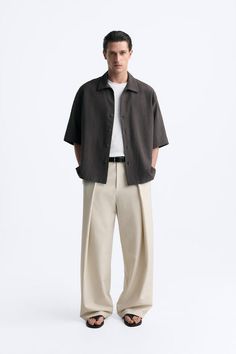 Beige Trousers Outfit Men, Pleated Pants Men, Beige Pants Outfit, Wide Fit Pants, Trousers Outfit Men, Beige Trouser, Man Dress Design, Pants Outfit Men, Beige Pants