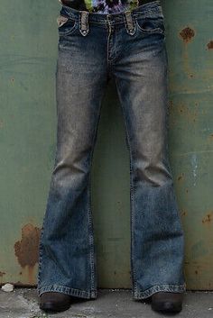 Rugged Jeans For Men, 70s Goth Fashion Men, 70s Fits Men, Retro Mid-rise Relaxed Fit Pants, Retro Mid-rise Pants With Relaxed Fit, Retro Relaxed Fit Faded Bottoms, Medium Wash Retro Pants For Fall, Retro Medium Wash Pants For Fall, Vintage Relaxed Fit Summer Flare Jeans