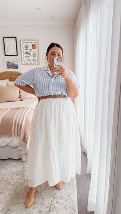 Plus Size Fashion Summer Casual, Midsize Summer Street Style, Summer Work Outfits Skirt, Stylish Plus Size Clothing Summer, White Skirt Plus Size, Modest Fall Dress Outfits, Plus Size Work Summer Outfits, White Skirt Outfit Plus Size, Modest Outfit Plus Size