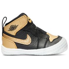 Jordan Style, Best Crib, European Shoes, Basketball Sneakers, Streetwear Style, Newest Jordans, Casual Sneakers, Streetwear Fashion, Bootie