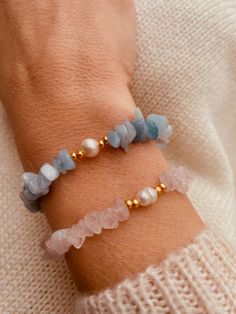 Minimalist Accessories Jewellery, Pearl Jewelry Design, Trending Bracelets, Minimalist Accessories, Fake Jewelry, Handmade Jewelry Bracelets, Diy Bracelet Designs, Diy Bracelets Patterns