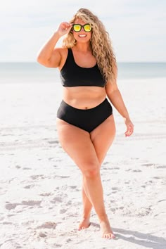 Your inner and outer beauty will be shining in this adorable swim bottom! The black color is so flattering and the simple style is so easy to pair with anything! Style this cutie paired with the matching top or pair it with your fave swim top for a mix and match style! 82% Polyamide, 18% Elastic Swim Model, Summer Style Guide, Curvy Swimwear, Plus Size Swim, Summer Beach Outfit, Denim Trends, Airport Outfit, Swim Bottoms, Matching Top