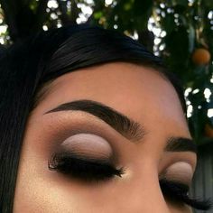 Brown halo look Eye Makeup Goth, Eyeshadow Art, Brown Eye Makeup, Halo Eyes, Halo Eye Makeup, Sleek Makeup, Make Up Inspiration, Makeup Tutorial Eyeshadow