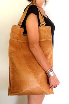 Mi Vida Foldover Tote Versatile Everyday Shoulder Bag With Leather Backing, Foldover Bag, Smaller Hips, Handmade Leather Shoes, Sac Week End, Big Bags, Hip Bag, Beautiful Bags, Womens Fashion Trends