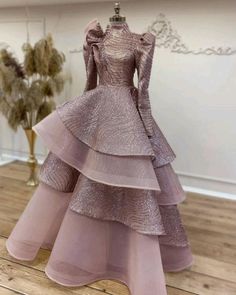 Gowns Dresses Elegant, Barbie Gowns, Dress Muslim, Islamic Wedding, Fancy Dresses Long, Indian Gowns Dresses, Designer Dresses Casual, Stylish Party Dresses, Us Size 10