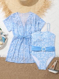 Azul y blanco  Collar manga corta  floral de margarita  Embellished Elástico Alto Blue Summer One-pieces For The Beach, Blue Beachy One-piece For Pool, Cute Bathing Suits For Kids 13-15, Blue Floral Print Kimono Beachwear, Swim Suits For Kids 8-9, Floral Cami, Swimwear Sets