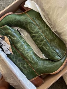 Green Cowboy Boots, Women Knee High Boots, Mode Hippie, Dr Shoes, Looks Country, Estilo Hippie, Funky Shoes, Shoe Inspo, Looks Street Style