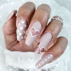 Disney Birthday Nails Art Designs, Disney Cute Nails, Chic Disney Nails, Disney Valentines Day Nails, Elegant Disney Nails, Nude Disney Nails, Disney Nail Ideas Simple, Disney Inspired Nails Acrylic, Disney Theme Nails