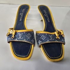 L(Length):9.0" H(Heel Height):2.5" Marked Size:38 Denim Slides, Pretty Heels, Denim Heels, Dr Shoes, Vintage Heels, Leather Thong Sandals, Ankle Wrap Sandals, Fancy Shoes, Girly Shoes