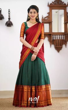 Kerala Traditional Dhavani Set, Dhavani Styling Ideas, Traditional Dhavani Look, Dhavani Blouse Ideas, Saree To Dhavani, Lilac And Dark Green, Parkar Polka, Simple Frock Design