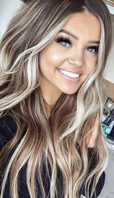 Hair 2022, Latest Hair Color, Long Blonde, Short Hairstyle, Long Wavy Hair, Hair Color Balayage, Long Blonde Hair, Brown Hair Colors, Great Hair