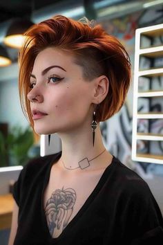 Bixie cut corte de pelo Undercut Medium Hair Woman, Fun Womens Haircuts, Haircut Side Part For Women, Side Haircuts Women, Long Top Pixie Haircut, Haircut Ideas Side Part, Undercut Bob Haircut For Fine Hair, Side Undercut Short Hair, One Side Haircut