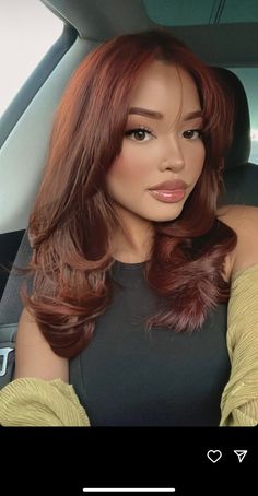 Copper Brown Layered Hair, Dyed Hair Looks For Brunettes, Red Brown Hair On Tan Skin, Hair Dye One Color, Burgundy Hair Blowout, Gingery Red Hair, Short Red Hair Color Ideas, Auburn Hair Long Layers, Layered Fringe Hair Face Framing