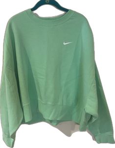 Nike Crew Neck Top For Loungewear, Nike Fleece Tops With Relaxed Fit, Nike Fleece Relaxed Fit Top, Nike Relaxed Fit Fleece Tops, Nike Oversized Fleece Tops, Spring Nike Crew Neck Sweatshirt, Nike Cotton Oversized Tops, Oversized Nike Cotton Top, Oversized Cotton Nike Tops