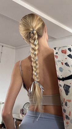 Blonde Runner Aesthetic, Yoga Aesthetics, Hairstyles Cute, Aesthetic Hairstyles, Long Blond, Simple Hairstyles, Hair Aesthetic, Ribbon Hairstyle, Hair Stylies