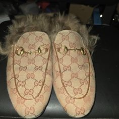 Good Used Condition. Soles Show Wear . Size 38. Gucci Shoes Women, Gucci Mules, Gucci Shoes, Mule Clogs, Shoes Women, Mules Shoes, Mule Shoe, Clogs, Gucci