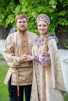 Bridal Wear Inspiration From Around The World | VenueLook Blog Russian Wedding Dress, Russian Traditional Dress, Russian Dress, Korean Wedding Dress, Russian Clothing, Russian Wedding, Russian Culture, Traditional Bride, Russian Folk