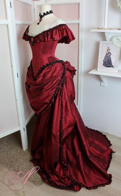 Evening Dress Jane Avril Collection historical - Etsy Victorian Era Dresses, Vampire Dress, Victorian Dresses, Old Fashion Dresses, Fantasy Dress, Historical Dresses, Evening Party Dress, Mode Inspiration, Historical Fashion