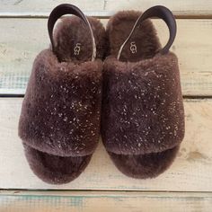 Uber Comfy Ugg Slippers Size 5 Brand New Ugg Fluff Yeah Natural, Ugg Fluff Yeah Slides Brown, Ugg Slippers, Womens Uggs, Ugg Shoes, Slippers, Women Shoes, Brand New, Fast Delivery