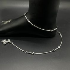 Name of product: 925 Sterling Silver Light Weight Anklet / Silver Payal Weight: 24 grams. Length: 27.3centimeter FREE EXPRESS SHIPPING -----Feedback::- A satisfied customer is our top priority and your feedback forms the backbone of our success. Don't forget to give positive feedback along with good ratings. Thank You Silver Anklets For Puja, Traditional Silver Anklets As A Gift, Silver Anklets With Latkans As A Gift, Silver Tilla Anklets For Puja, Traditional Silver Anklets For Puja, Elegant Silver Bracelets For Puja, Elegant Silver Anklets With Latkans, Bride Payal, Payal Silver