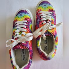 Steve Madden Size 6 Tie Dye Colossal Bright Sneakers. Platform Casual Ankle-high Sneakers For Spring, Casual Flat Platform Sneakers With Vulcanized Sole, Sporty Multicolor Low-top Canvas Shoes, Trendy Lace-up Canvas Shoes With Speckled Midsole, Trendy Multicolor Slip-on Sneakers, Multicolor Textile Slip-on Sneakers, Colorful Casual Lace-up Sneakers, Rainbow Slip-on Casual Sneakers, Trendy Flat Sneakers With Speckled Midsole