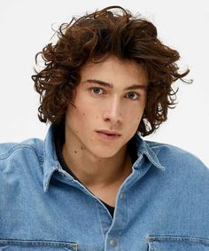 12 Long Curly Hairstyles For Men That Look Effortlessly Cool Curly Beach Hair, Mens Mid Length Hairstyles, Messy Hairstyles For Men, Hair Big Forehead, Med Hair, Haircut For Big Forehead, Long Curly Hair Men, Long Curly Haircuts, Messy Curly Hair