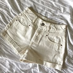 Dr Mundo, Pacsun Shorts, Trendy Girl, Mom Shorts, Really Cute Outfits, Cute Shorts, White Cream, Tulum