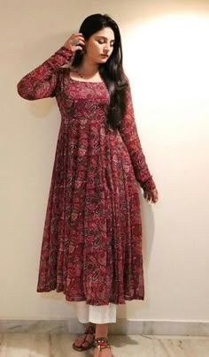 Traditional Kurtis Design, Saree Kurta Designs Women, Long Kurti Designs Party Wear Anarkali Suits, Long Kurtis For Women, Long Kurta Designs Women, Anarkali Churidar Designs, Best Kurti Designs For Women, Kurta Design For Girl, Saree Kurti Design