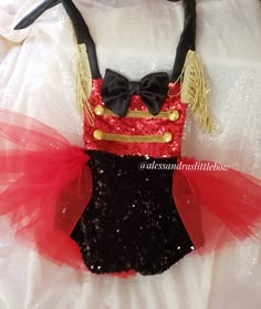 Ring Master inspired romper in red, black and gold. Perfect for birthday parties, dress up and even as a Halloween costume. *Romper only, headband is not included, sold separately. Custom orders welcomed Can be customized in any color combination and size!! Ring Leader Costume, Circus Birthday Party Theme, Pageant Costumes, Ring Master, Circus Outfits, Pageant Outfits, Fall Fashion Skirts, Cute Couple Halloween Costumes, Circus Costume