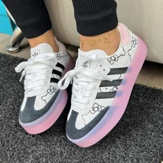 Adidas Shoes Women, Cute Sneakers, Colorful Shoes, Fashion Victim, Love Clothing, Swag Shoes, Gym Shoes, Sneakers Men Fashion, Black Sneakers