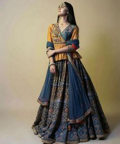 Navratri Outfit Ideas Navratri Outfits, Traditional Indian Dress, Choli Designs, Salwar Kamiz, Indian Dresses Traditional, Traditional Indian Outfits