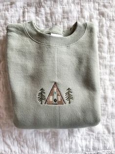 A-frame Cabin Embroidered Crewneck Sweatshirt Winter Sweater - Etsy.de Embroidery Patterns For Sweatshirts, Winter Loungewear Sweater With Embroidered Logo, Embroidered Long Sleeve Cozy Sweater, Cute Winter Sweatshirt With Embroidered Text, Cozy Long Sleeve Embroidered Sweater, Cozy Embroidered Sweatshirt For Winter, Cozy Embroidered Long Sleeve Sweatshirt, Cozy Winter Sweatshirt With Embroidered Logo, Cute Embroidered Sweatshirt For Winter