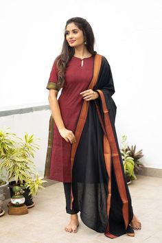 Lining Kurti, Cotton Dress Indian, Kalamkari Dresses, Ikkat Dresses, Simple Kurta Designs, Simple Kurti Designs, Kurti Designs Latest, Cotton Kurti Designs