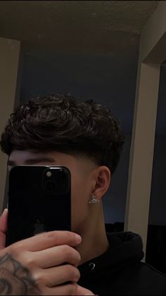 Low Fade Cabelo Grande, Low Taper Fade Haircut Straight Hair Boy, White Boy Haircut, Corte Fluffy, Fluffy Hair Men, Taper Fade Alto, Edgar Cut Hair, Tape Fade, Low Drop Fade