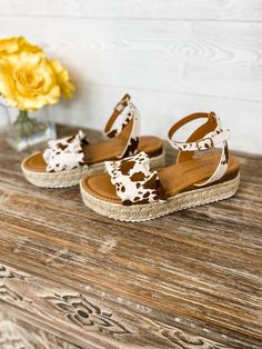 HOW CUTE - I love the ruffle on the toe strap and these are just enough cow print! Simple, cute, and really a comfortable pair. Fit: true to size! If you’re a half size, go up. Cute Western Outfits, Western Wardrobe, Bday List, Country Shoes, Cowgirl Style Outfits, Cowgirl Accessories, Western Shoes, Preppy Shoes, Cute Country Outfits