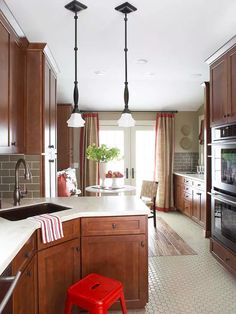 Diy Kitchen Makeover Ideas, Timeless Kitchen Design, Kitchen Diy Makeover, Timeless Kitchen, Dining Nook, Cabinets Kitchen, House Cleaning, Kitchen Makeover