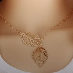 Simply Adorable Leaf Necklace Colored Necklace, Thread Jewellery, Abayas Fashion, Colourful Necklace, Leaf Necklace, Leaf Pendant, Gold Set, Gold Color, Necklaces