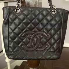 Never Used. No Scratches. No Stains. Has Been In Dust Bag Iam Open To Decent Offers Chanel Bags, Michael Kors Monogram, Louis Vuitton Damier, Dust Bag, Chanel, Bag Lady, Louis Vuitton, Shoulder Bag, Color