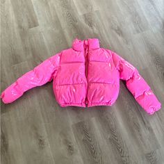 Street Wear Fashion Bubble Jacket Fits Small / Medium Pink Puffer Jacket For Winter Streetwear, Pink Trendy Puffer Jacket For Streetwear, Trendy Pink Puffer Jacket For Streetwear, Pink Winter Puffer Jacket With Zipper Closure, Pink Winter Puffer Jacket With Zipper, Trendy Pink Puffer Jacket For Cold Weather, Pink Fitted Puffer Jacket For Winter, Trendy Pink Puffer Jacket With Pockets, Pink Fitted Trendy Puffer Jacket