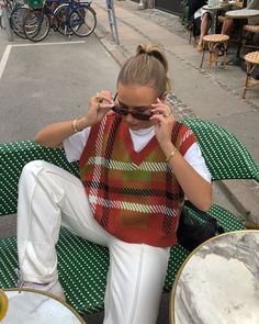 Plaid Vest Outfit, Mode Dope, Vest Outfit, Skirt Mini, Vest Outfits, Mode Inspo, Outfit Inspo Fall, Looks Vintage